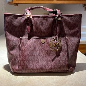 Like new Michael Kors purse.